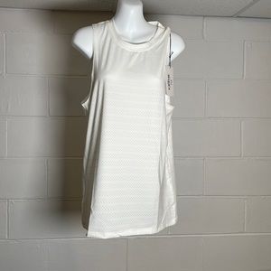 New Medium Zyia White Chill Tank